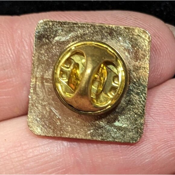 Vintage Motorola Six Sigma White And Gold Tone Lapel Pin - Picture 4 of 4